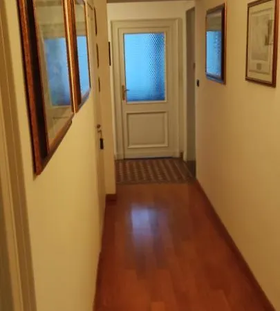 Elegante Sangano